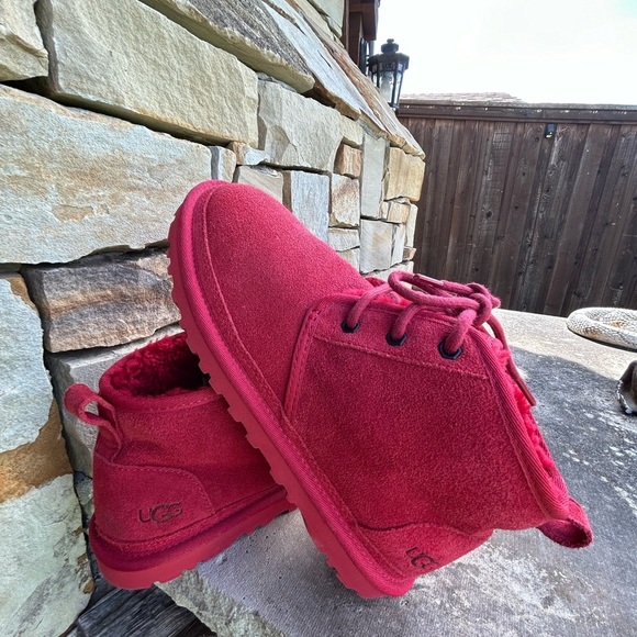 UGG Australia Neumel Samba Red Suede Boots Vibrant Minimalist Design NWOBSz-7. R - Picture 9 of 12